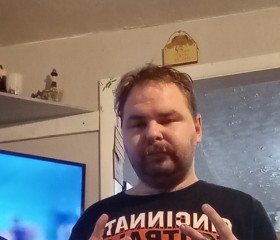 Josh Hill, 31, Columbus (State of Ohio)