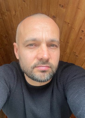 Den, 44, Sri Lanka, Weligama