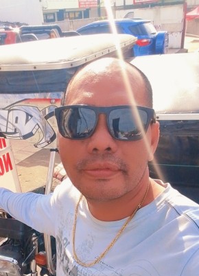 Marlon Sacrament из Quezon City 47 лет