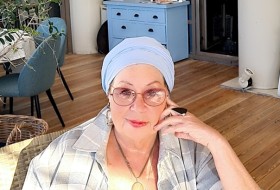 Nika, 53 - Just Me