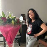 Eve, 19  , Burbank (State of California)