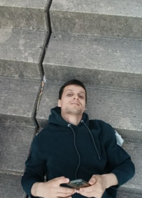 Den из Neue Neustadt 34 года
