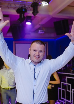 Максим из Торжока 37 лет