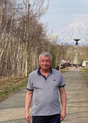 Олег из Корсакова 66 лет