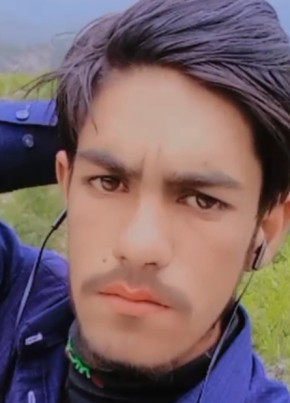 Abdur Rahman, 18, Pakistan, Bat Khela