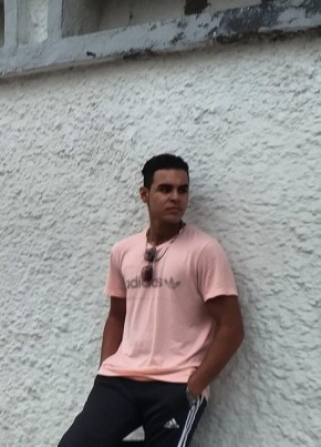 Karim, 22, Repubblica Italiana, Candiolo