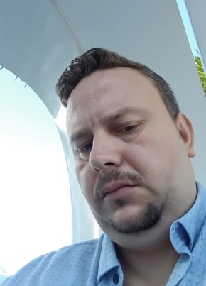 Engin из Çorlu 47 лет