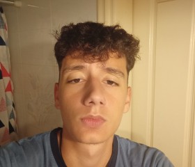 Konstantinos, 18, Lamia