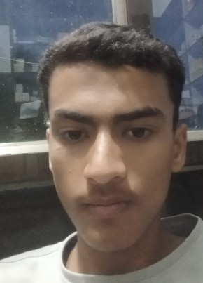 Umar, 21, India, Varanasi