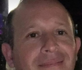 Gregory, 43, Tatui