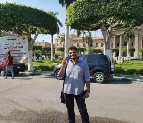 Akmal abdo, 37, Cairo