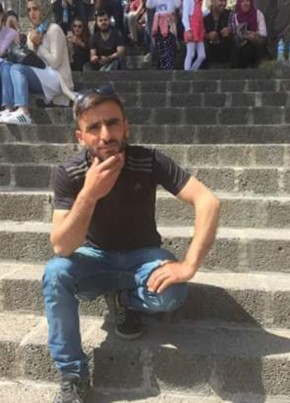 Emrah Sazan , 37, Türkiye Cumhuriyeti, Bingöl