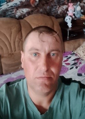 Юрий из Омска 42 года