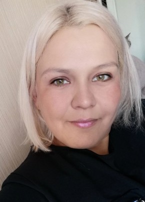 Лилия, 46, Россия, Екатеринбург