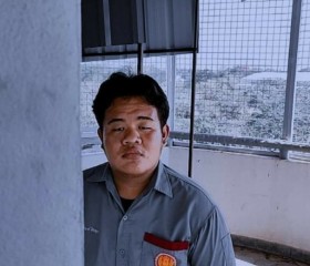 Sutthiphong, 24, Si Satchanalai