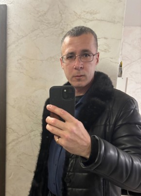 Кирилл из Владивостока 42 года