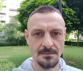 Anton, 39, Brussels