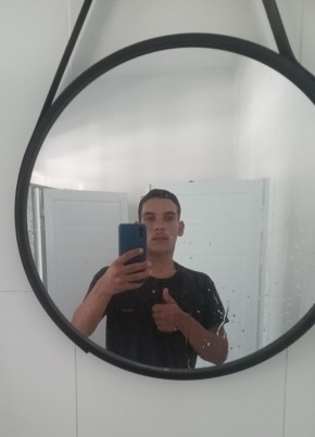 Moisés из Niterói 18 лет
