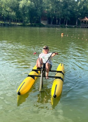 Elena, 58, Russia, Engels