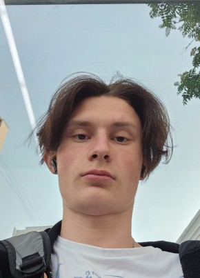 Павел, 18, Россия, Москва