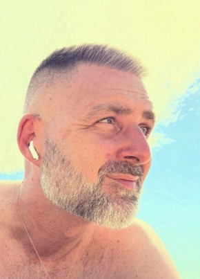 Денис из Череповеца 44 года