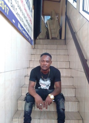 Christian, 35, Republic of Cameroon, Douala