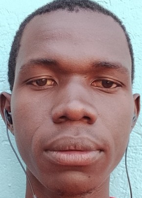 Lubega Disan из Kampala 18 лет