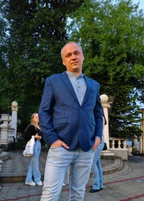 Антон из Владивостока 43 года
