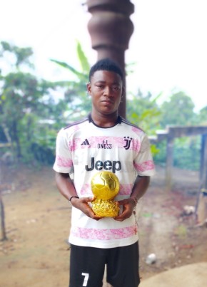 Djony Alexandre из Douala 22 года