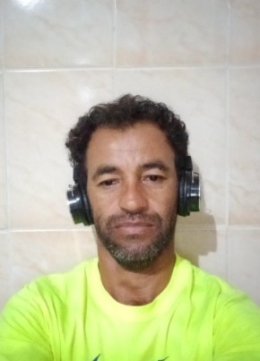 Roberto, 44, República Federativa do Brasil, Praia Grande