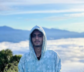 Dinesh, 18, Kathmandu