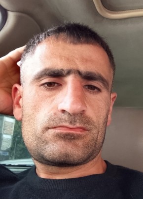 Артëм Барсегян из Чехова 33 года