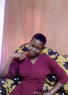 Wenene shatula, 23, Uganda, Kampala