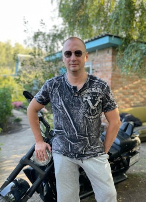 Максим, 41, Россия, Омск