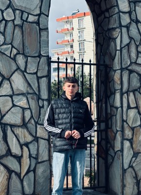 Yusuf, 20, Türkiye Cumhuriyeti, İstanbul
