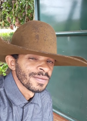 Natanael da Silv, 24, República Federativa do Brasil, Ituiutaba
