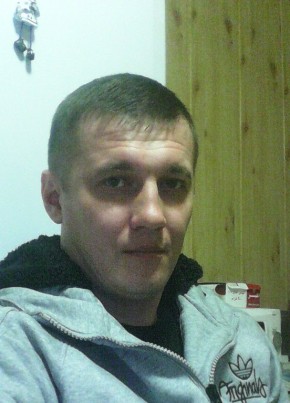 Valeriy, 40, Russia, Bobrov