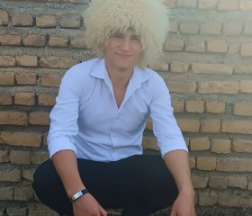 Kambizbeik, 24, Istanbul