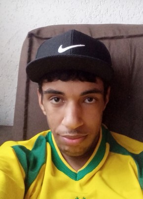 Jonathan Breno d из Itapecerica da Serra 24 года