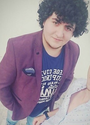 Mustafa Raşit, 30, Türkiye Cumhuriyeti, Adapazarı