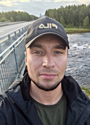 Данил из Апатиты 33 года
