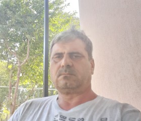 Ionut, 22, Curcani