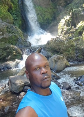 Ogast, 39, Tanzania, Dar es Salaam