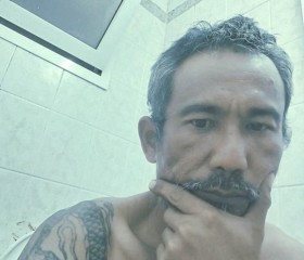 wan, 43, Ramat Gan