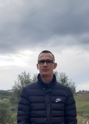 Dhimo, 25, Albania, Fier-Çifçi
