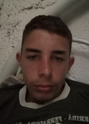 Paulinho из Castelo 24 года