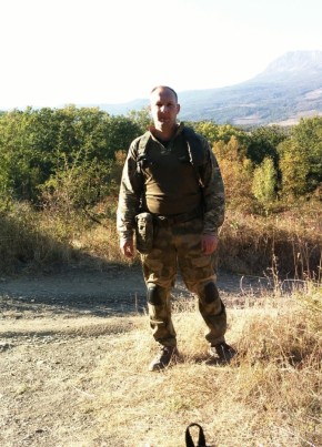 Dmitriy, 42, Russia, Alushta