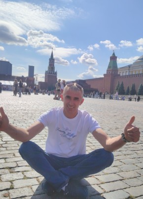 Саша из Москвы 42 года