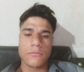 Najmoldin, 25, Tehran