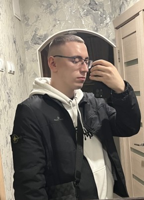 Максим из Владимира 19 лет